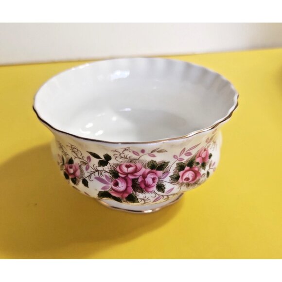 Royal Albert Lavender Rose Cream & Sugar Bowl, Salt & Pepper - Picture 14 of 16